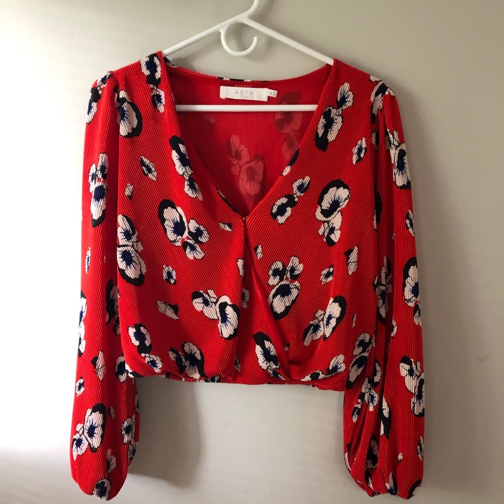 Long Sleeve Floral Crop Top